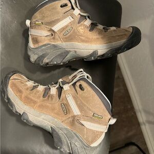 Keen Women’s Hiking Boots Mid Rise 8